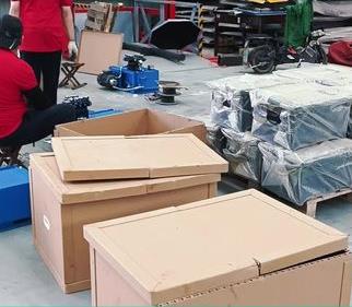 小型液壓站紙箱包裝發(fā)貨。各地都能發(fā)貨，歡迎咨詢